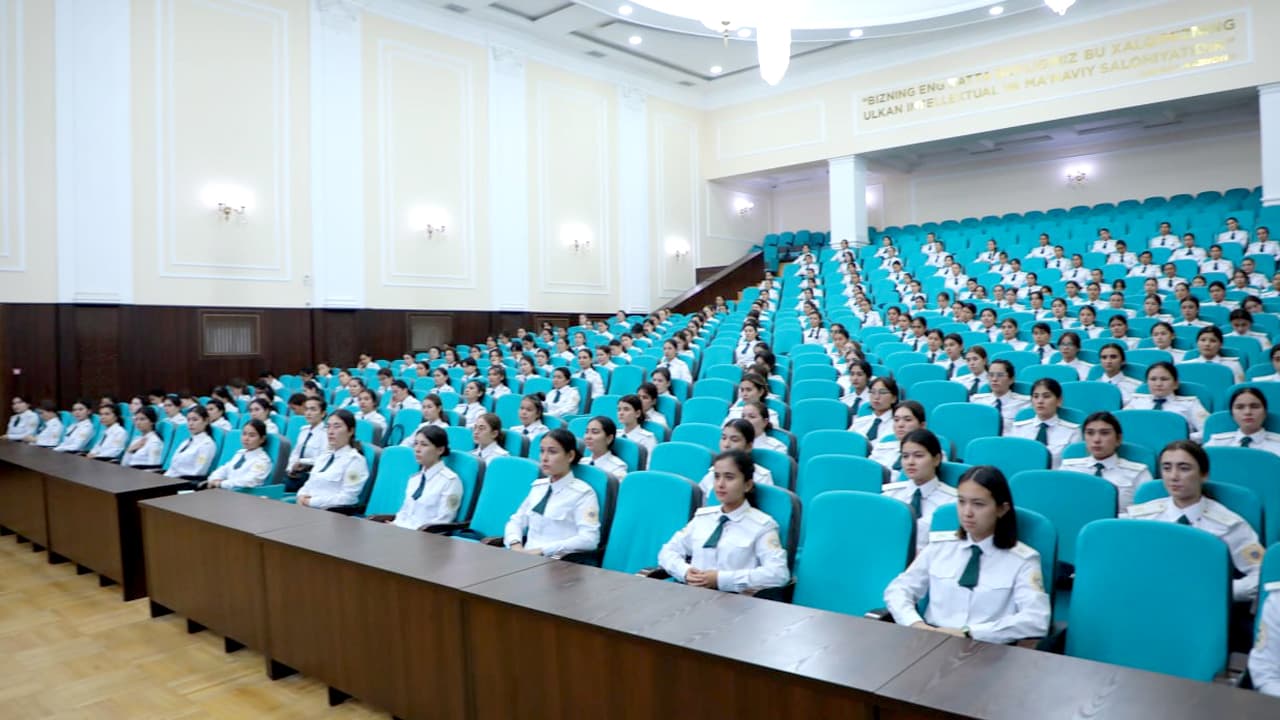 Psychologists and female cadets participated in a meeting held at the Academy of the MIA