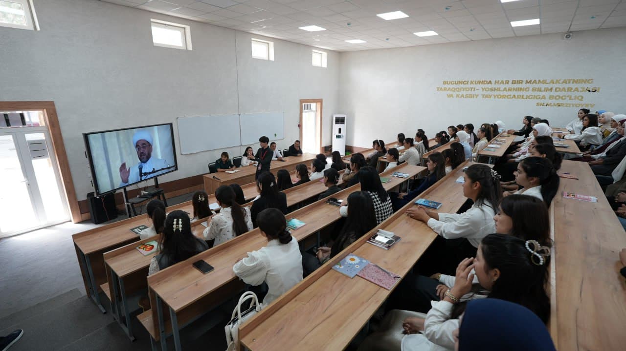 Qoʻqon universiteti Andijon filialida tazyiq va zoʻravonlikning oldini olish hamda yoshlarni turli yot gʻoyalar taʼsiridan asrashga qaratilgan targʻibot tadbiri oʻtkazildi