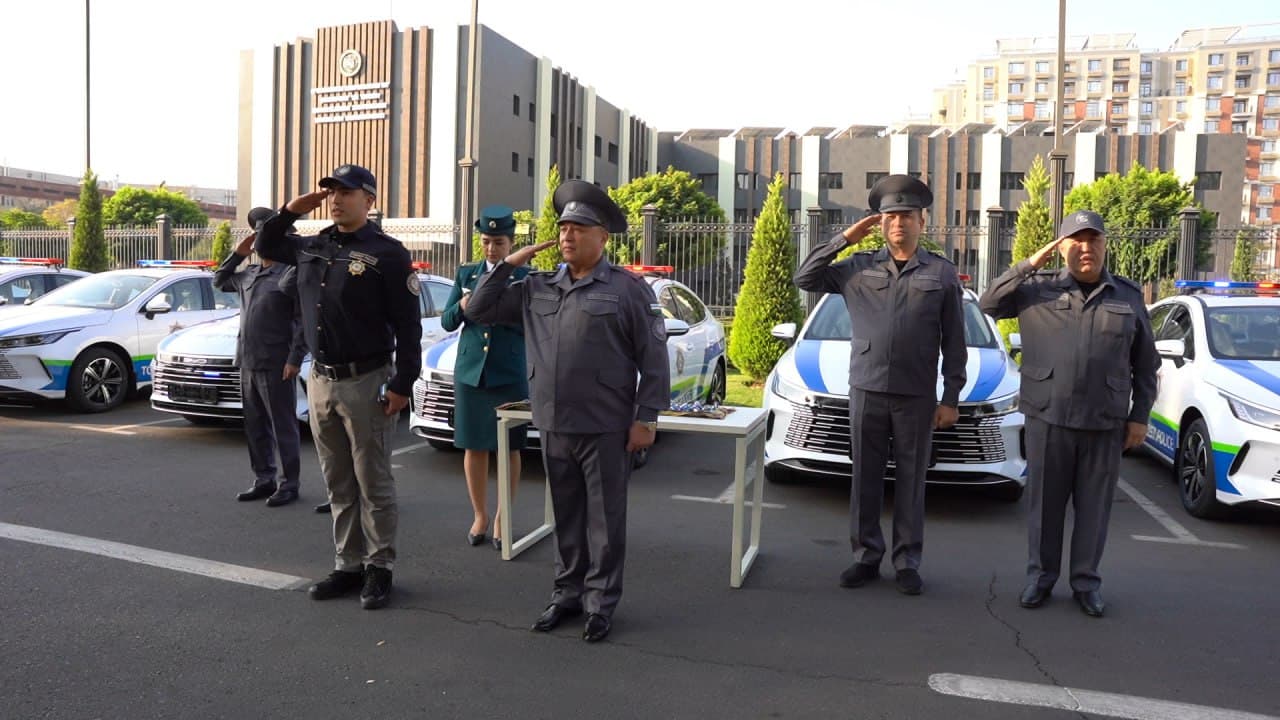 Хавфсиз туризмни таъминлаш бўлинмаларига замонавий, махсус жиҳозланган автомашиналар топширилди