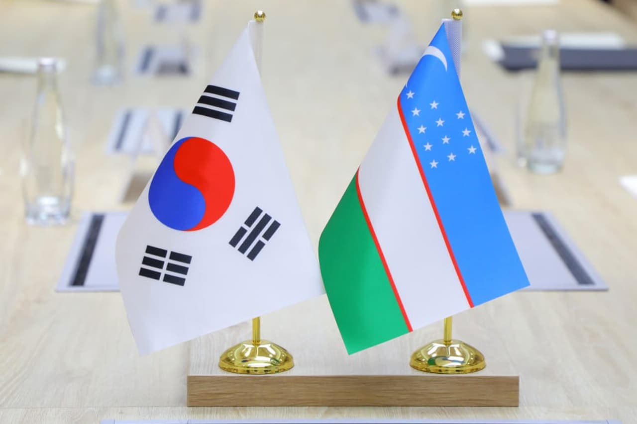 On October 15, a courtesy meeting was held between Lieutenant General Aziz Tashpulatov, MIA of the Republic of Uzbekistan, and His Excellency Mr. Won Do Yeon, Ambassador Extraordinary and Plenipotentiary of the Republic of Korea to Uzbekistan