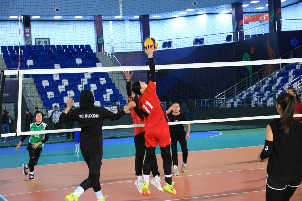 Buxoro viloyati IIB rahbariyati xalqaro voleybol musobaqalariga tayyorgarlik jarayonlari bilan tanishdi