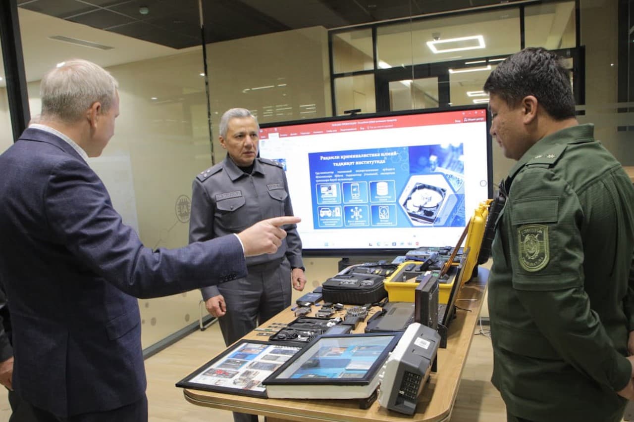 IIV Akademiyasi vakillari Huquqni muhofaza qilish akademiyasida yoʻlga qoʻyilgan ilgʻor yondashuvlar bilan tanishdi