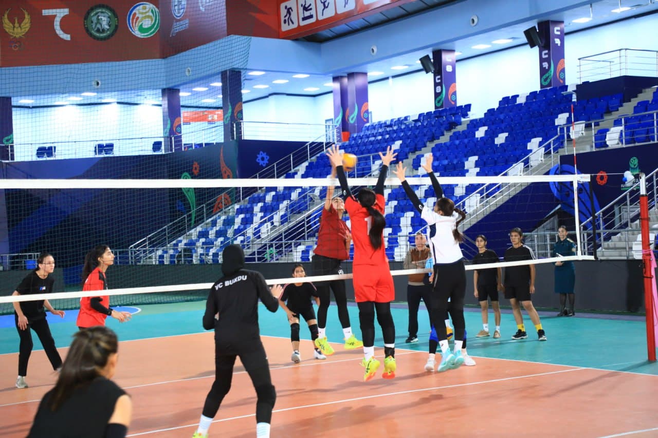 Buxoro viloyati IIB rahbariyati xalqaro voleybol musobaqalariga tayyorgarlik jarayonlari bilan tanishdi
