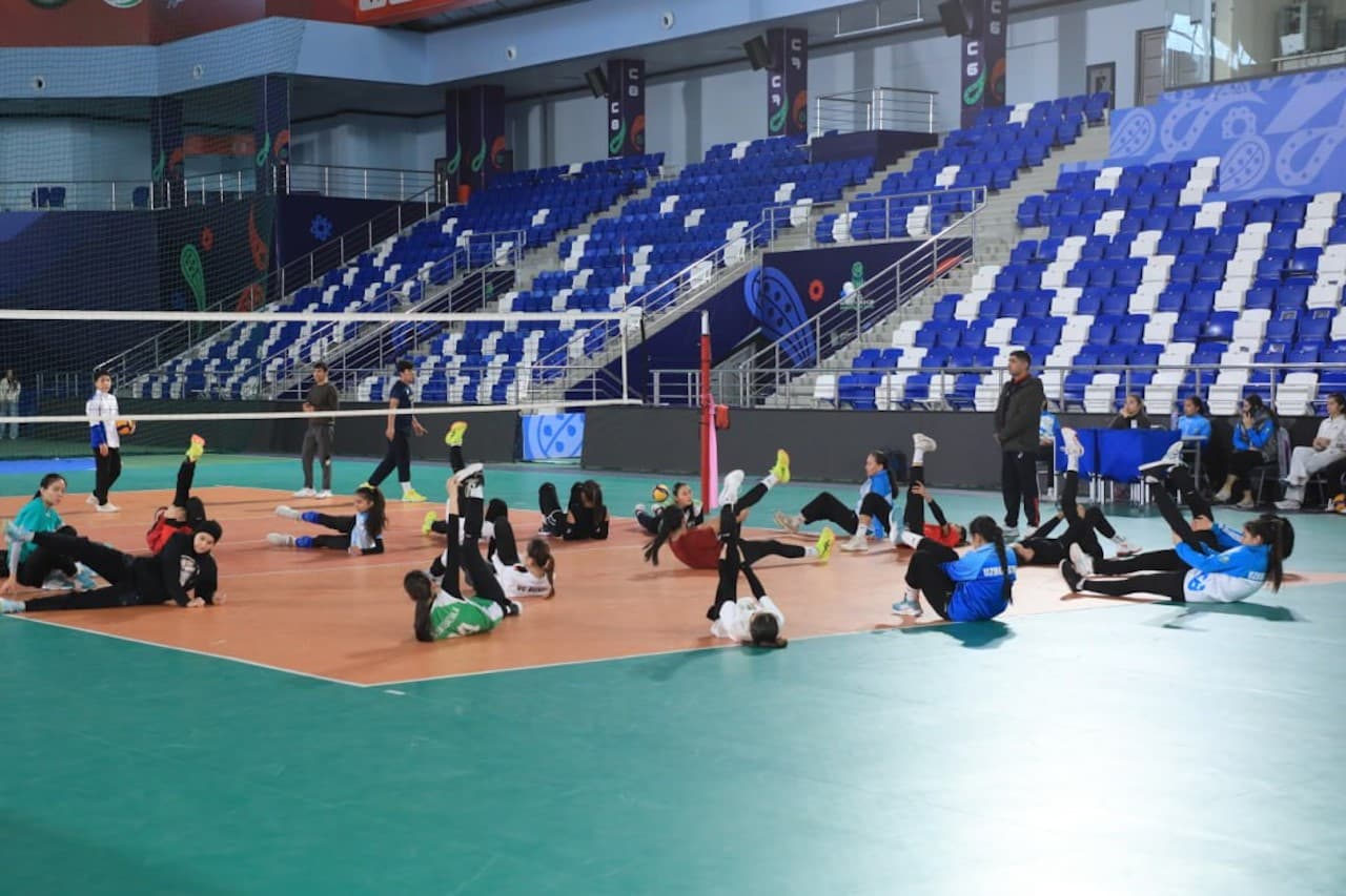 Buxoro viloyati IIB rahbariyati xalqaro voleybol musobaqalariga tayyorgarlik jarayonlari bilan tanishdi