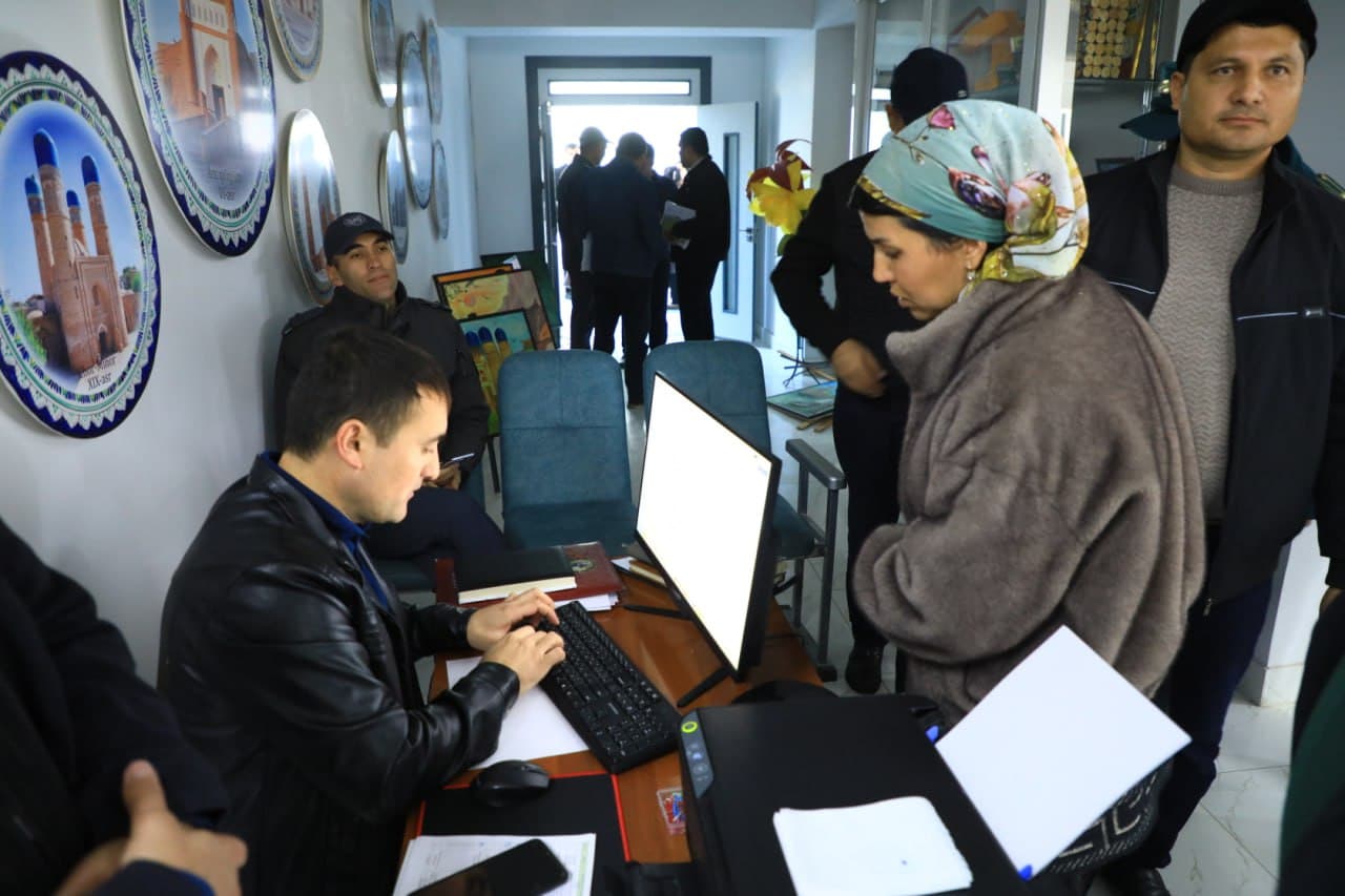 Buxoro viloyati Gʻijduvon tumanida aholi murojaatlarini hal etish boʻyicha sayyor qabul oʻtkazildi