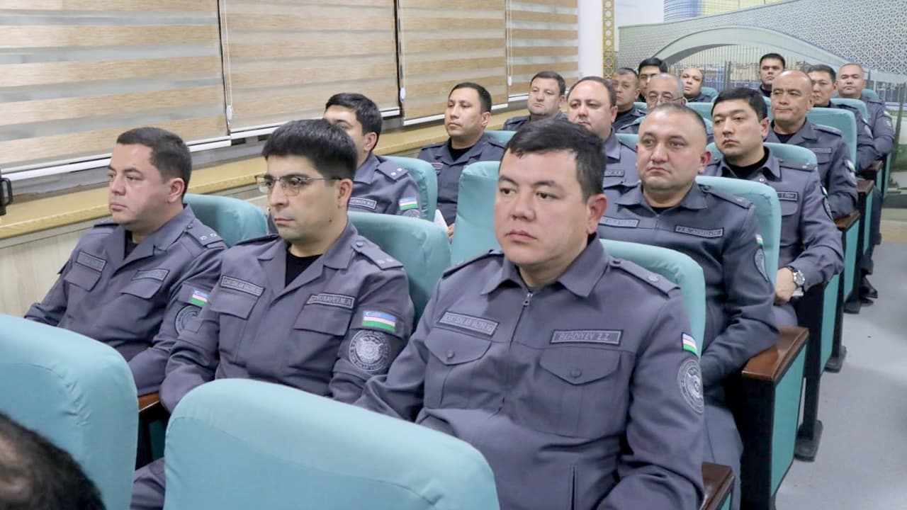 IIV Akademiyasida rahbar kadrlar salohiyatini oshirishga qaratilgan davra suhbati oʻtkazildi