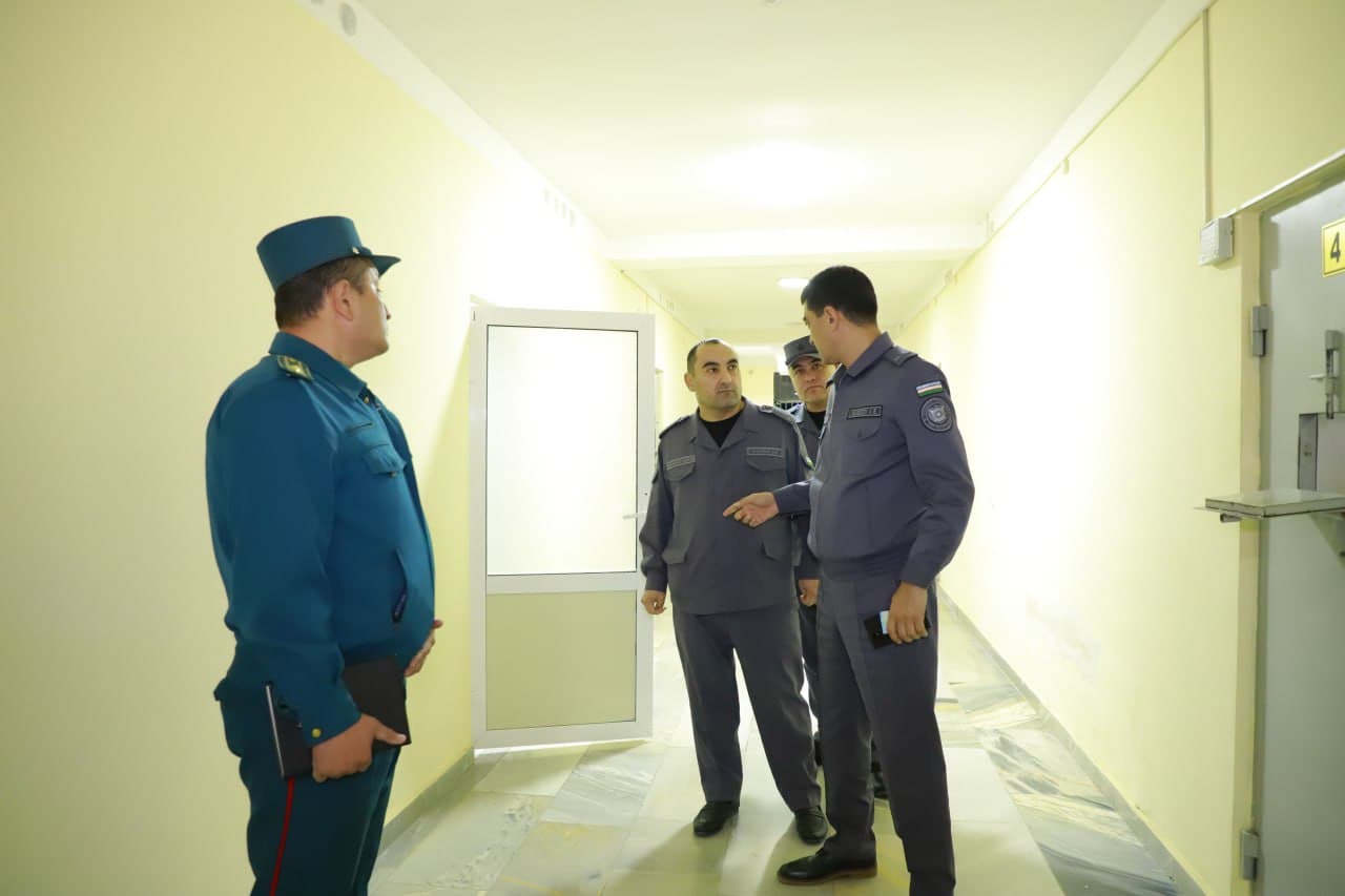 Surxondaryo viloyati Ichki ishlar boshqarmasi rahbariyati tomonidan Termiz shahrida tungi faoliyat, kuz-qish mavsumiga tayyorgarlik jarayonlari oʻrganildi
