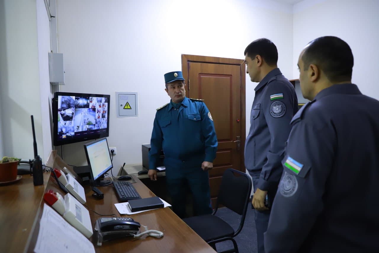 Surxondaryo viloyati Ichki ishlar boshqarmasi rahbariyati tomonidan Termiz shahrida tungi faoliyat, kuz-qish mavsumiga tayyorgarlik jarayonlari oʻrganildi