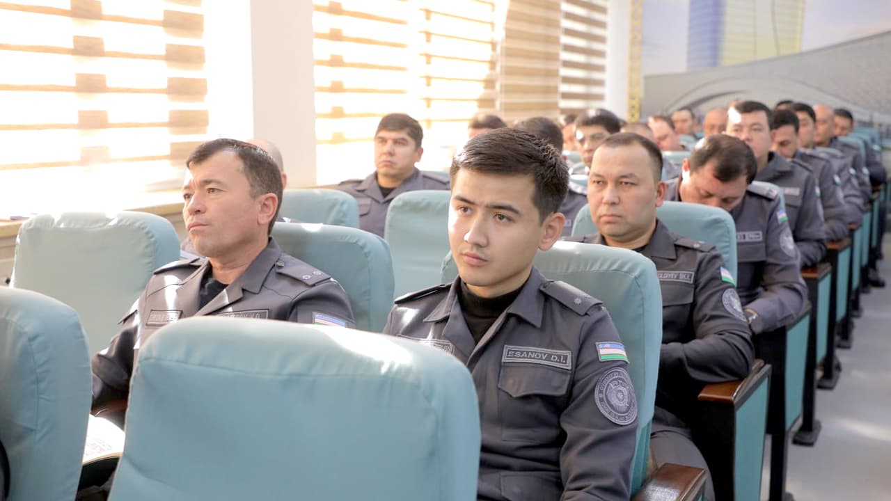 IIV Akademiyasida rahbar kadrlar salohiyatini oshirishga qaratilgan davra suhbati oʻtkazildi