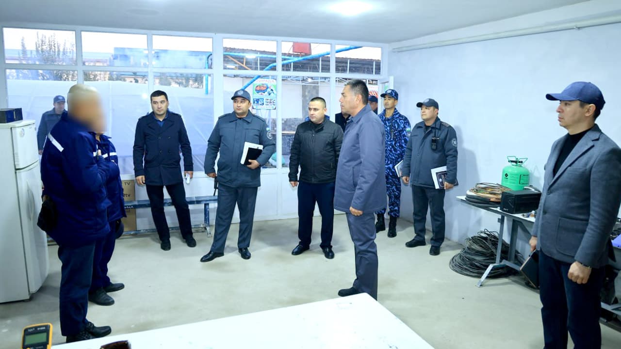Namangan viloyati IIB boshligʻi Pop tumanidagi 6-sonli jazoni ijro etish koloniyasi faoliyati bilan tanishdi