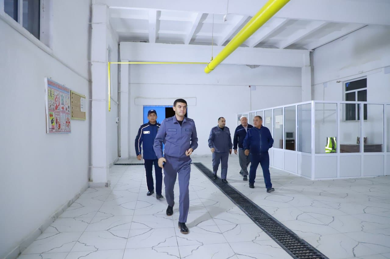 Surxondaryo viloyati Ichki ishlar boshqarmasi rahbariyati tomonidan Termiz shahrida tungi faoliyat, kuz-qish mavsumiga tayyorgarlik jarayonlari oʻrganildi
