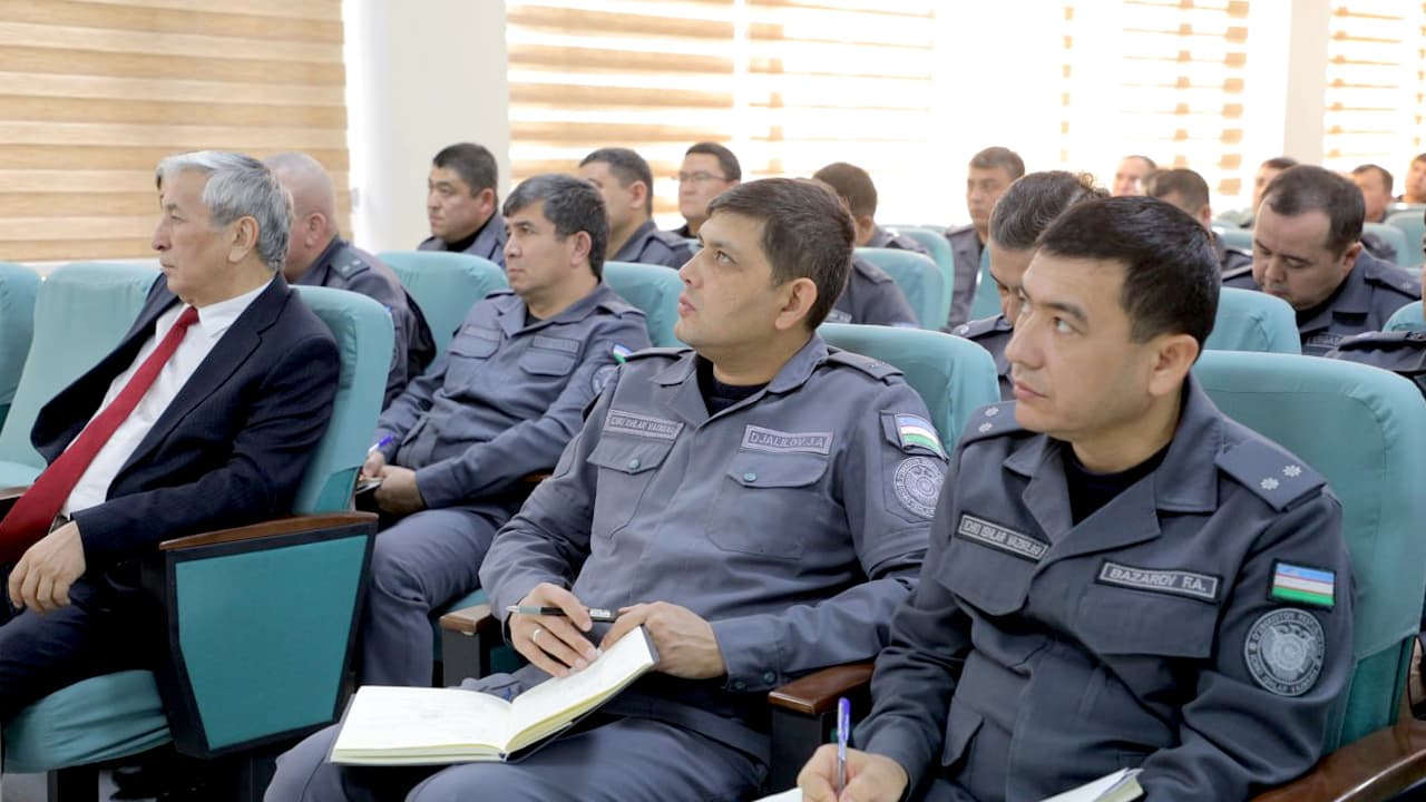 IIV Akademiyasida rahbar kadrlar salohiyatini oshirishga qaratilgan davra suhbati oʻtkazildi