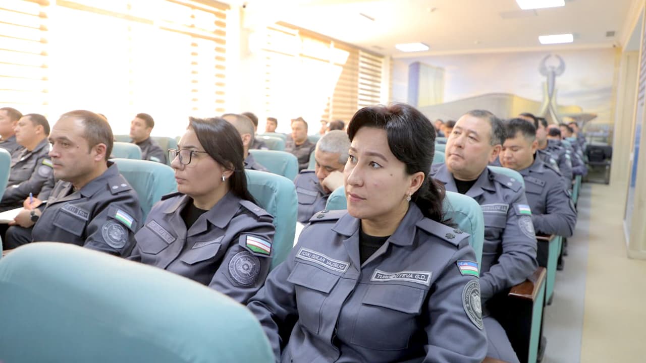 IIV Akademiyasida rahbar kadrlar salohiyatini oshirishga qaratilgan davra suhbati oʻtkazildi