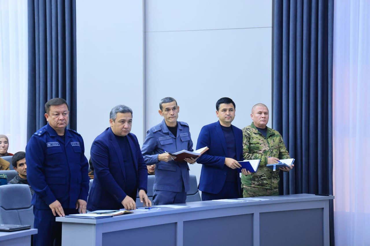 В Наманганской области состоялась встреча хокима и руководителей правоохранительных органов с молодежью