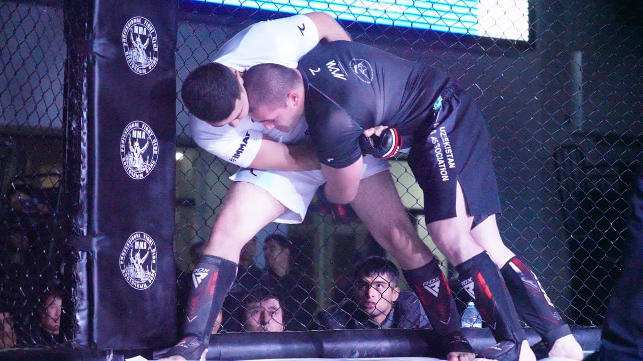 В Сурхандарьинской области прошли соревнования на Кубок начальника областного УВД по смешанным боевым искусствам (ММА)