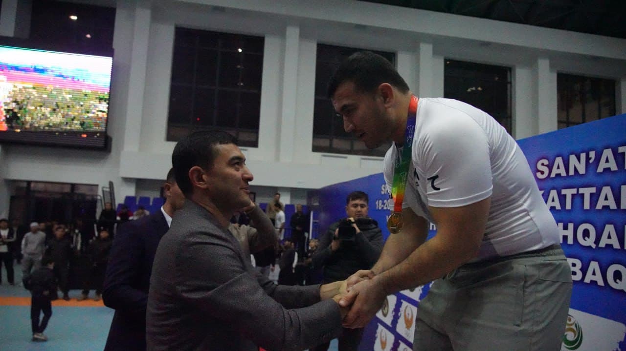 В Сурхандарьинской области прошли соревнования на Кубок начальника областного УВД по смешанным боевым искусствам (ММА)