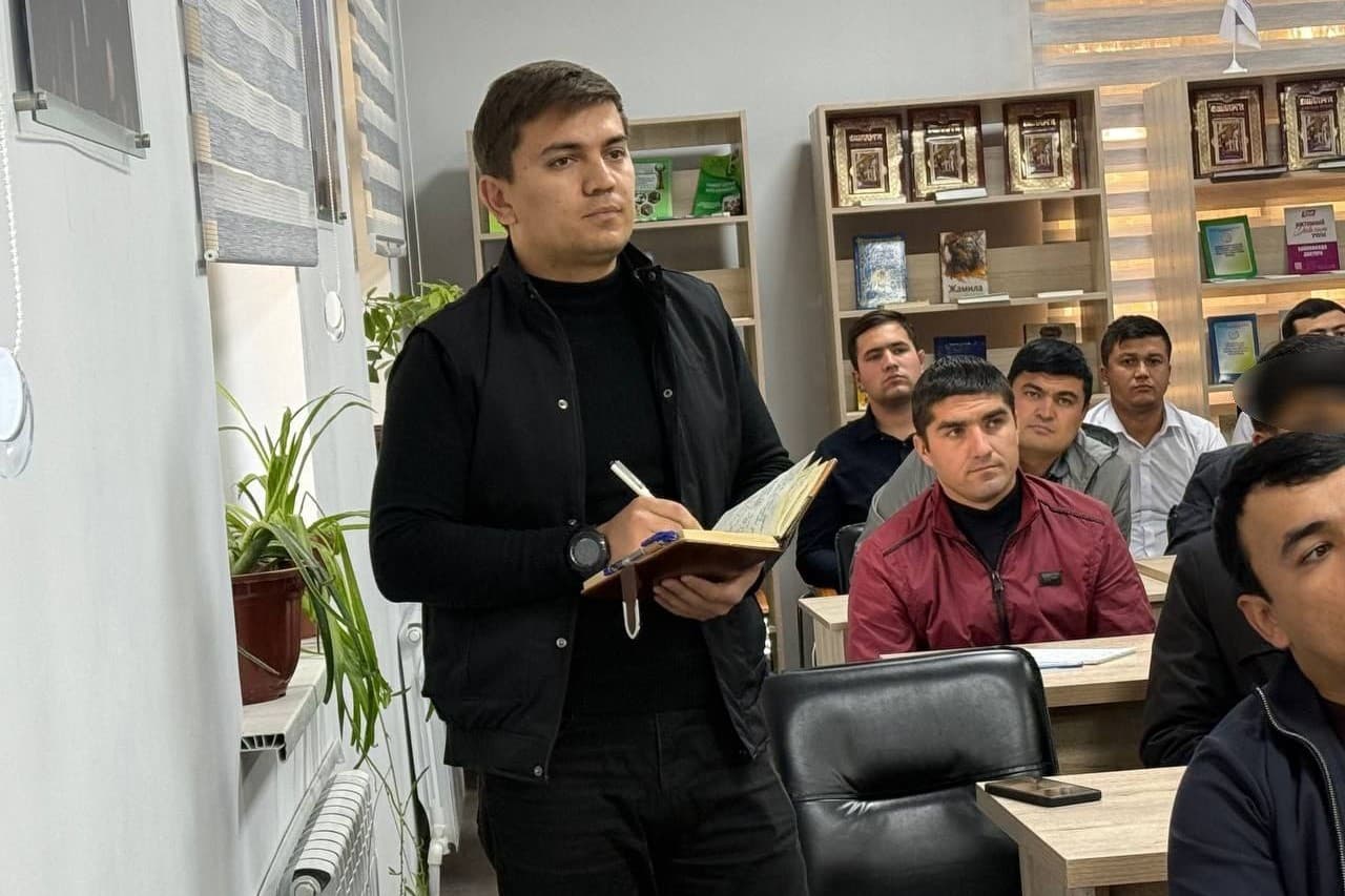 Buxoro viloyati Vobkent tumanida otaliqqa olingan yoshlar bilan uchrashuv oʻtkazildi
