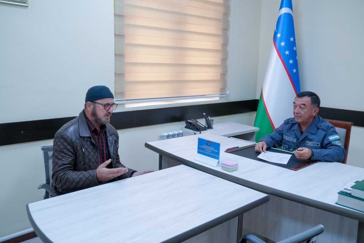 Qashqadaryo viloyati IIB boshligʻi polkovnik Abduvoxid Ismoilov boshqarma jismoniy va yuridik shaxslarni qabul qilish xonasida fuqarolarni murojaatlari boʻyicha qabul oʻtkazdi