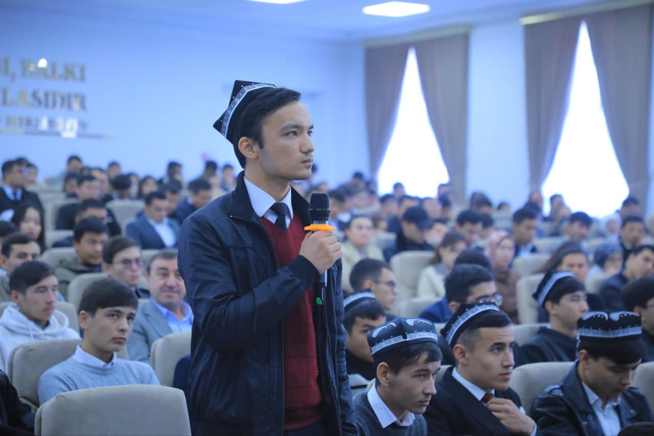 Namangan viloyatida axborot texnologiyalari yoʻnalishida faoliyat olib borayotgan yoshlar bilan uchrashuv oʻtkazildi