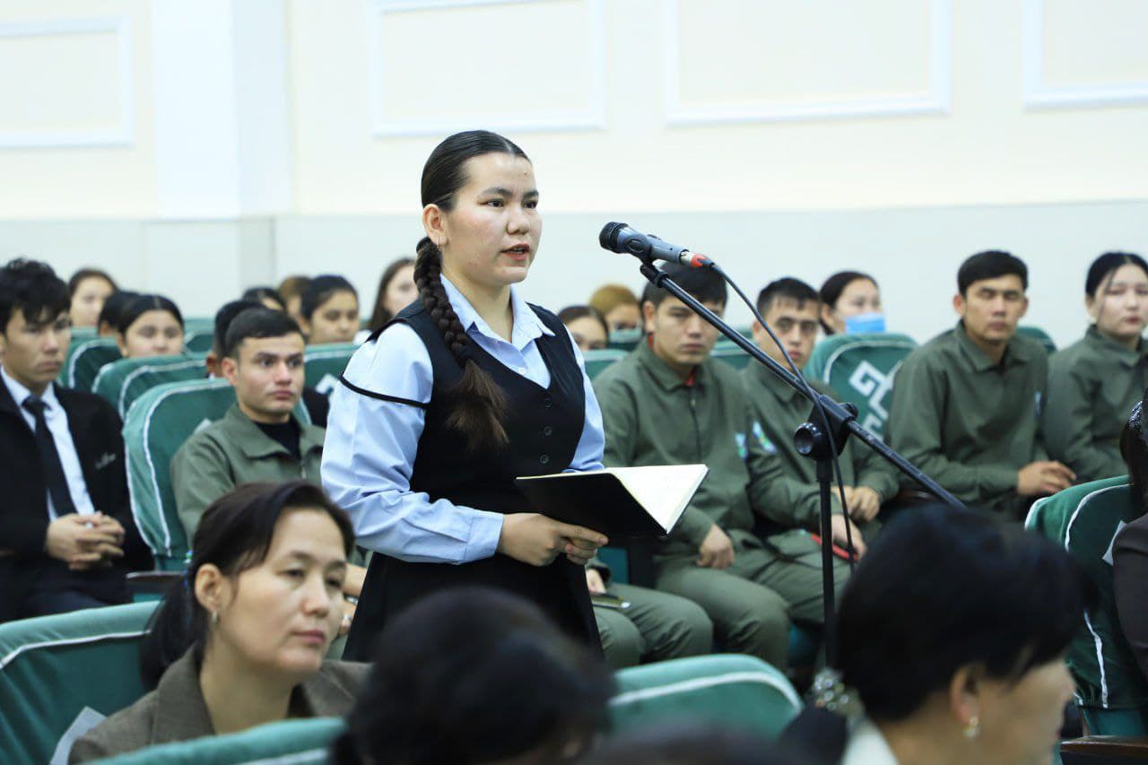 Qoraqalpogʻiston Respublikasi Ichki ishlar vaziri yoshlar bilan uchrashdi