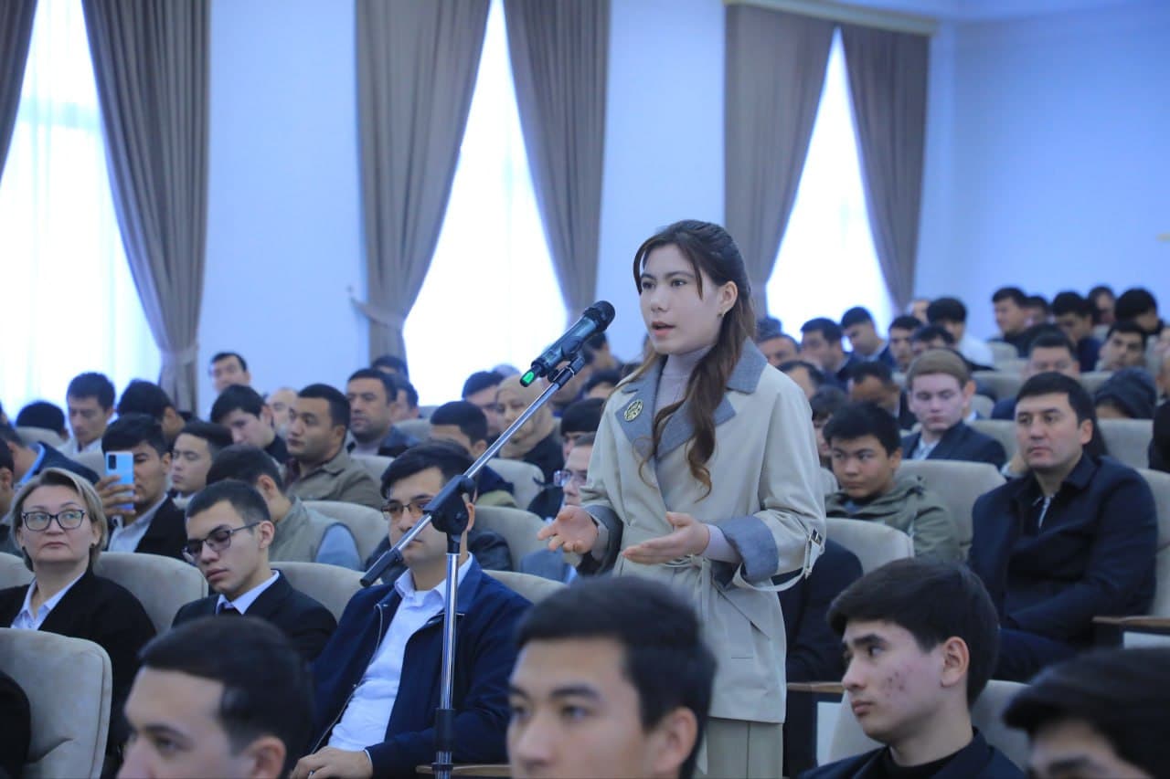 Namangan viloyatida axborot texnologiyalari yoʻnalishida faoliyat olib borayotgan yoshlar bilan uchrashuv oʻtkazildi