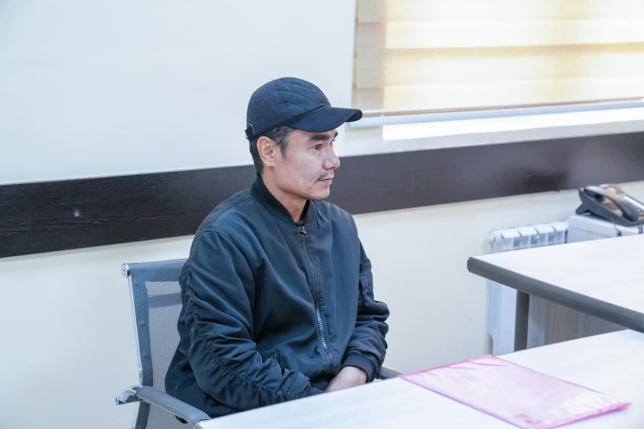 Qashqadaryo viloyati IIB boshligʻi polkovnik Abduvoxid Ismoilov boshqarma jismoniy va yuridik shaxslarni qabul qilish xonasida fuqarolarni murojaatlari boʻyicha qabul oʻtkazdi