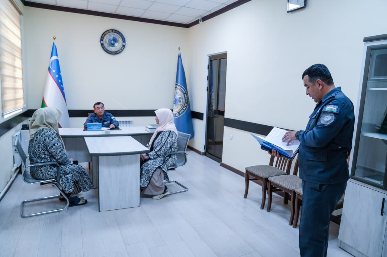 Qashqadaryo viloyati IIB boshligʻi polkovnik Abduvoxid Ismoilov boshqarma jismoniy va yuridik shaxslarni qabul qilish xonasida fuqarolarni murojaatlari boʻyicha qabul oʻtkazdi