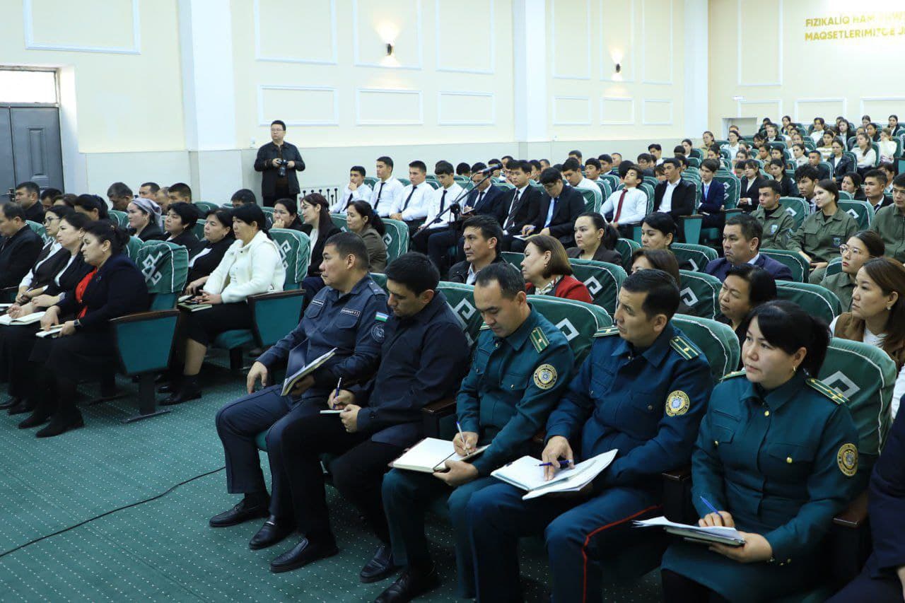 Qoraqalpogʻiston Respublikasi Ichki ishlar vaziri yoshlar bilan uchrashdi