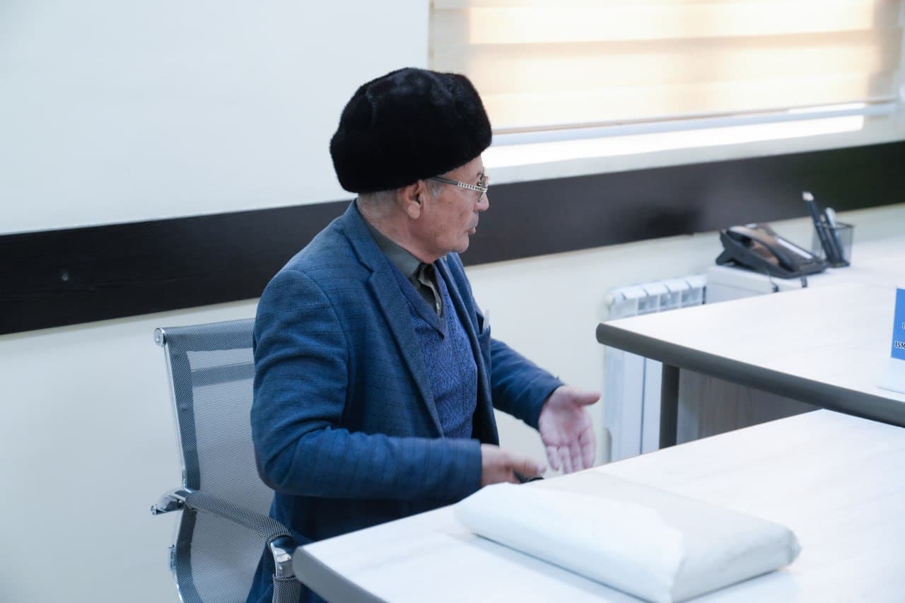 Qashqadaryo viloyati IIB boshligʻi polkovnik Abduvoxid Ismoilov boshqarma jismoniy va yuridik shaxslarni qabul qilish xonasida fuqarolarni murojaatlari boʻyicha qabul oʻtkazdi
