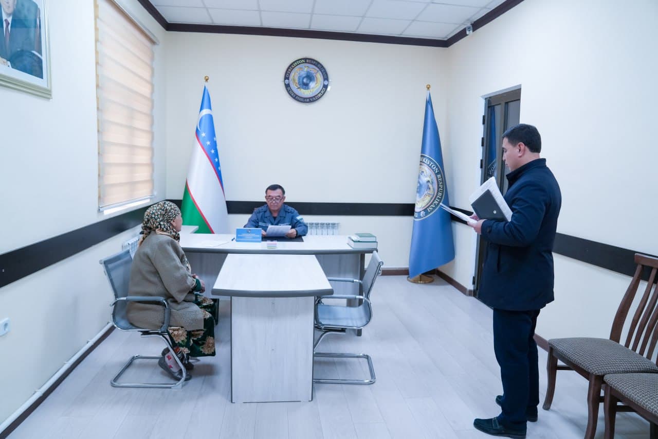 Qashqadaryo viloyati IIB boshligʻi polkovnik Abduvoxid Ismoilov boshqarma jismoniy va yuridik shaxslarni qabul qilish xonasida fuqarolarni murojaatlari boʻyicha qabul oʻtkazdi