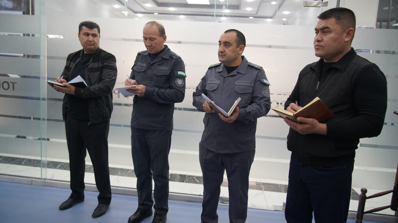 Surxondaryoda viloyat Ichki ishlar boshqarmasi hamda barcha shahar-tuman ichki ishlar organlari rahbarlarining aholi murojaatlarini oʻrganish maqsadida “Shaxsiy qabul”lari boʻlib oʻtdi