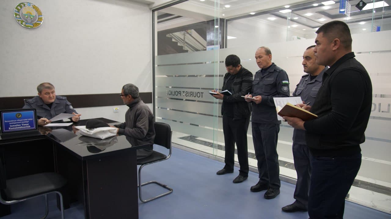 Surxondaryoda viloyat Ichki ishlar boshqarmasi hamda barcha shahar-tuman ichki ishlar organlari rahbarlarining aholi murojaatlarini oʻrganish maqsadida “Shaxsiy qabul”lari boʻlib oʻtdi