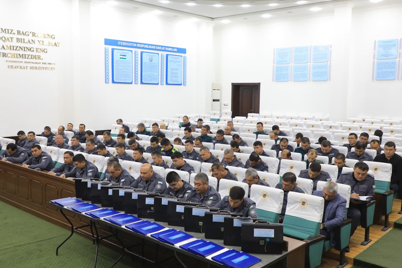 Ички ишлар вазирлиги раҳбарияти томонидан Жиззах вилоятида ички ишлар органларининг жанговар шайлик ва жисмоний тайёргарлик текширувлари якунлари юзасидан йиғилиш ўтказилди