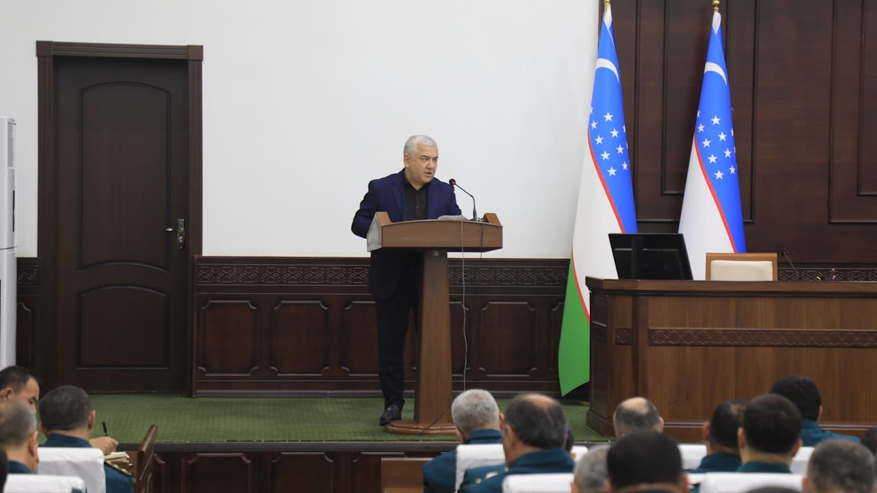 Jizzax viloyati ichki ishlar boshqarmasida xizmat intizomi va qonunchilik buzilishining oldini olishga bagʻishlangan yigʻilish oʻtkazildi