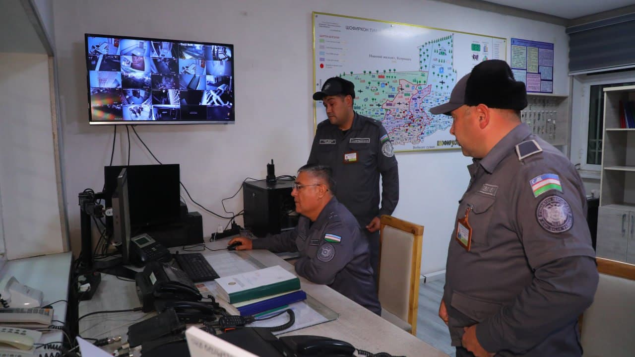 Бухоро вилояти ИИБ раҳбарияти томонидан Шофирконда ижтимоий соҳа объектлари ва ички ишлар органлари фаолияти бўйича кенг қамровли ўрганиш ишлари ўтказилди