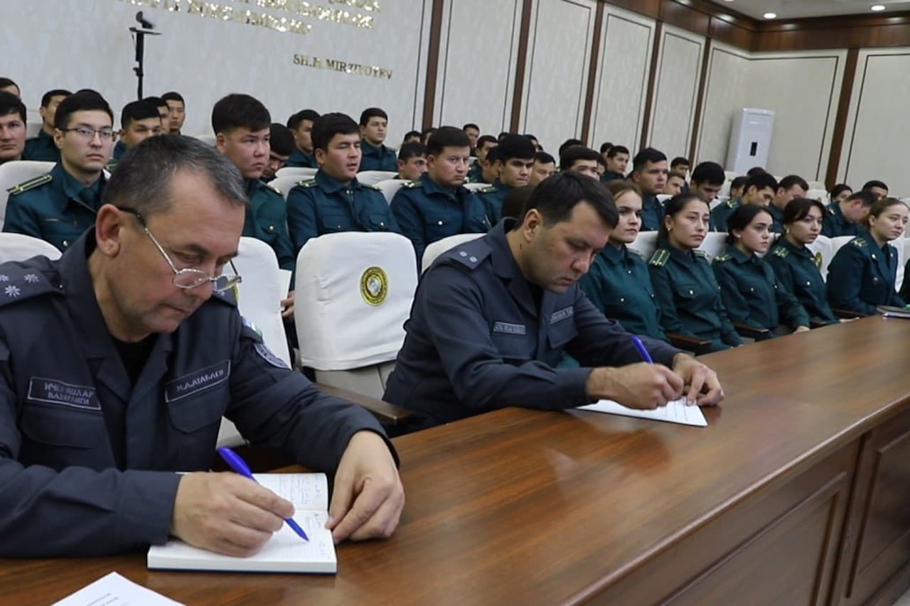 IIV akademiyasi boshligʻi tomonidan Xorazm viloyatining kriminogen vaziyati murakkab mahallalari manzilli tarzda oʻrganildi