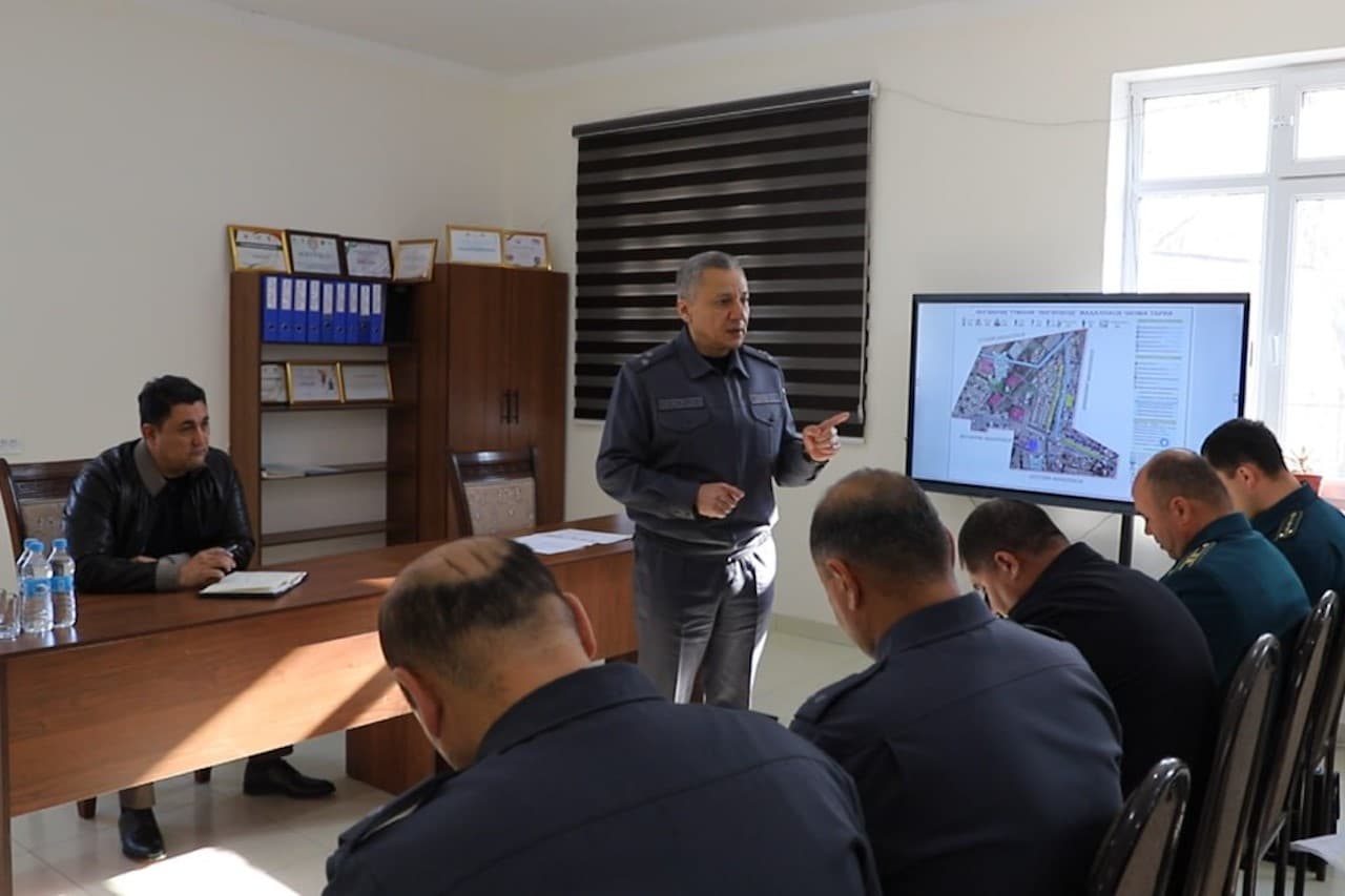 IIV akademiyasi boshligʻi tomonidan Xorazm viloyatining kriminogen vaziyati murakkab mahallalari manzilli tarzda oʻrganildi