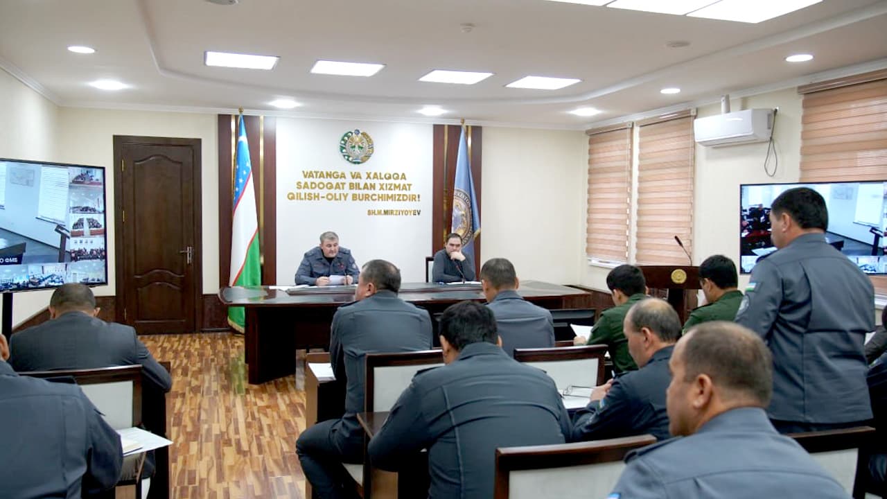 В Управлении внутренних дел Сурхандарьинской области состоялось оперативное видеоселекторное совещание, посвящённое вопросам проводимой работы в рамках подготовки к завершению текущего года