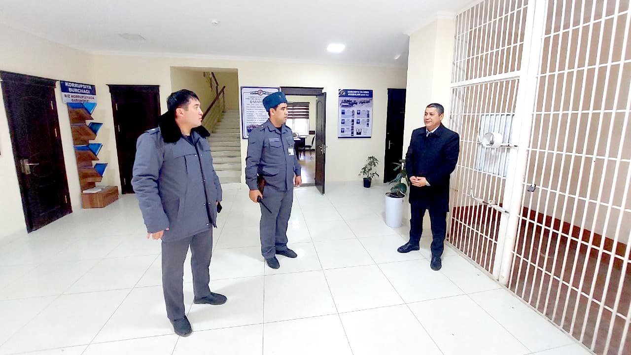 Oʻzbekiston Respublikasi Kriminologiya tadqiqot instituti rahbariyati Surxondaryo viloyatida kriminogen vaziyatni oʻrganish va jinoyatchilikka qarshi kurashish boʻyicha ilmiy-amaliy ishlar olib bormoqda