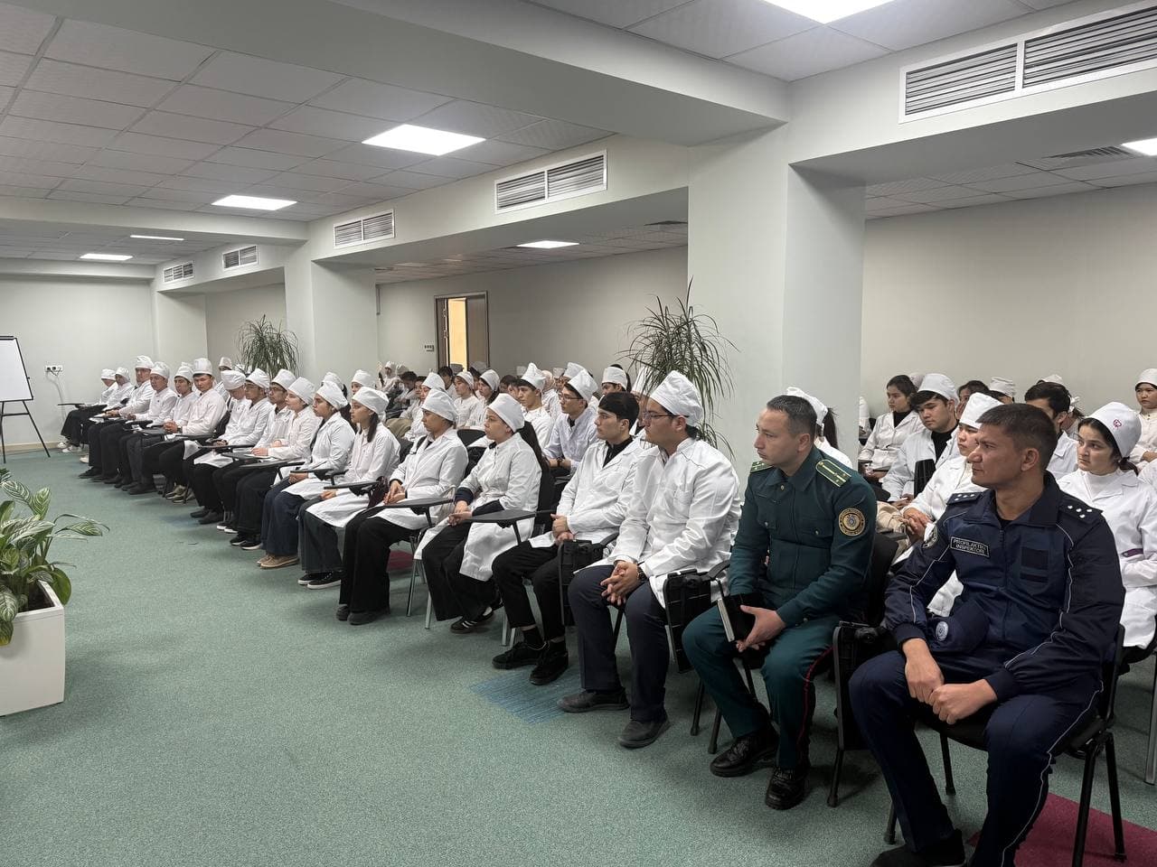 Тошкент давлат тиббиёт университети ва ИИВ Академияси ҳамкорлигида гиёҳвандлик ва жиноятчиликка қарши профилактика тадбири ўтказилди