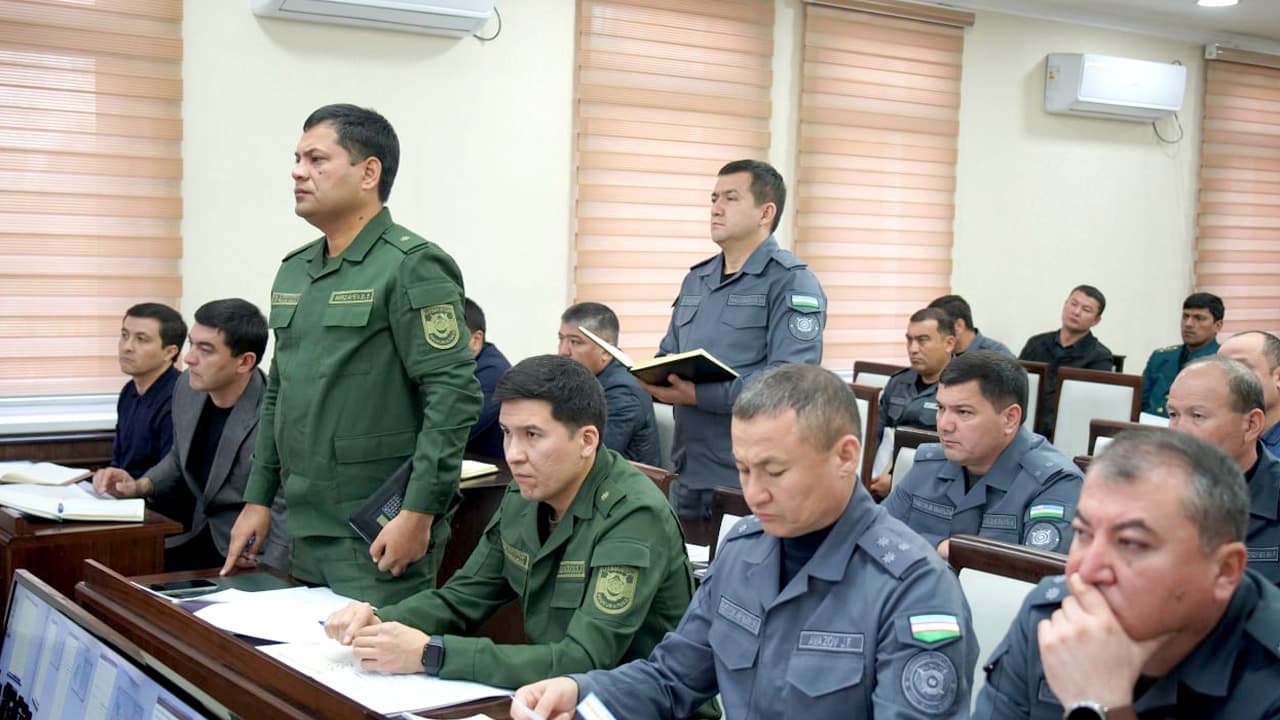 В Управлении внутренних дел Сурхандарьинской области состоялось оперативное видеоселекторное совещание, посвящённое вопросам проводимой работы в рамках подготовки к завершению текущего года