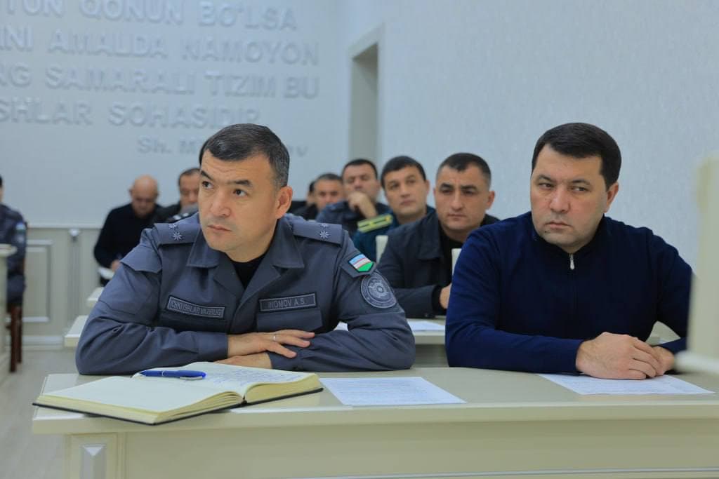 Бухоро вилояти ИИБ ҳамда ИИВ Академияси раҳбарияти иштирокида криминоген вазияти мураккаб бўлган маҳаллалардаги хавфсизлик тизимини такомиллаштириш масалалари муҳокама қилинди