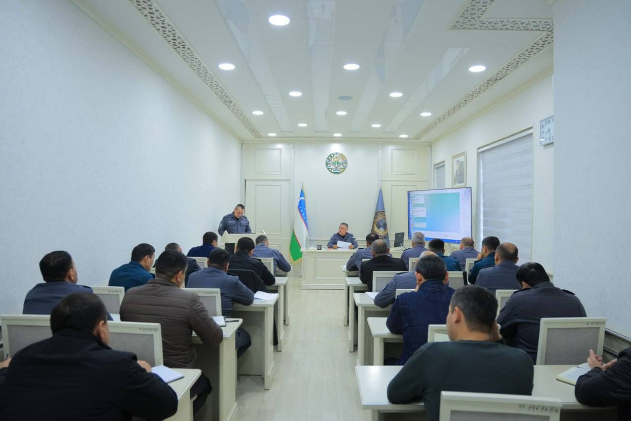Бухоро вилояти ИИБ ҳамда ИИВ Академияси раҳбарияти иштирокида криминоген вазияти мураккаб бўлган маҳаллалардаги хавфсизлик тизимини такомиллаштириш масалалари муҳокама қилинди