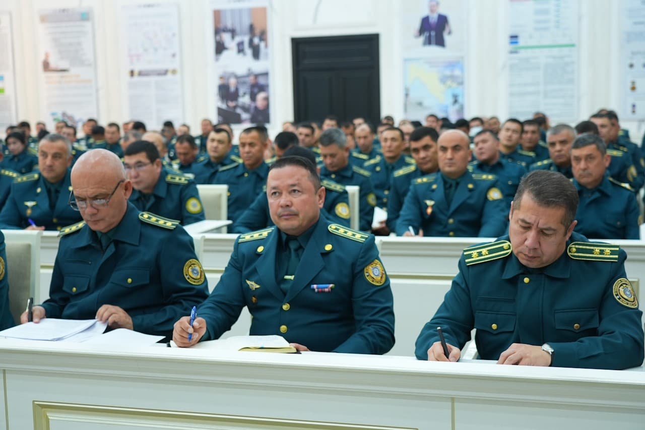 Fargʻona viloyat IIBda xizmat intizomi va qonuniylikni mustahkamlash mavzusida yigʻilish oʻtkazildi