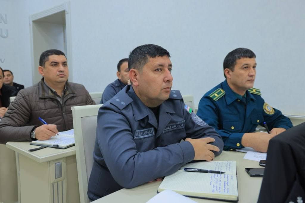 Бухоро вилояти ИИБ ҳамда ИИВ Академияси раҳбарияти иштирокида криминоген вазияти мураккаб бўлган маҳаллалардаги хавфсизлик тизимини такомиллаштириш масалалари муҳокама қилинди