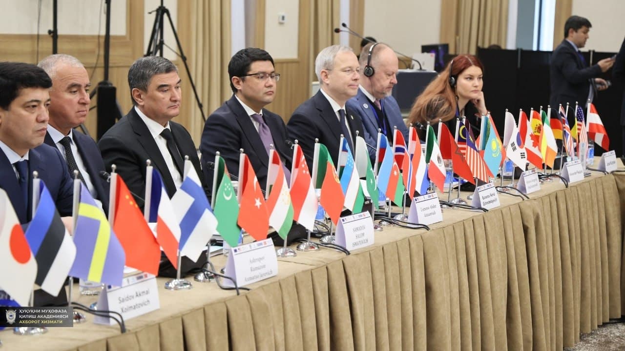 Современные вызовы и верховенство закона: в Академии проходит диалог глобальных экспертов