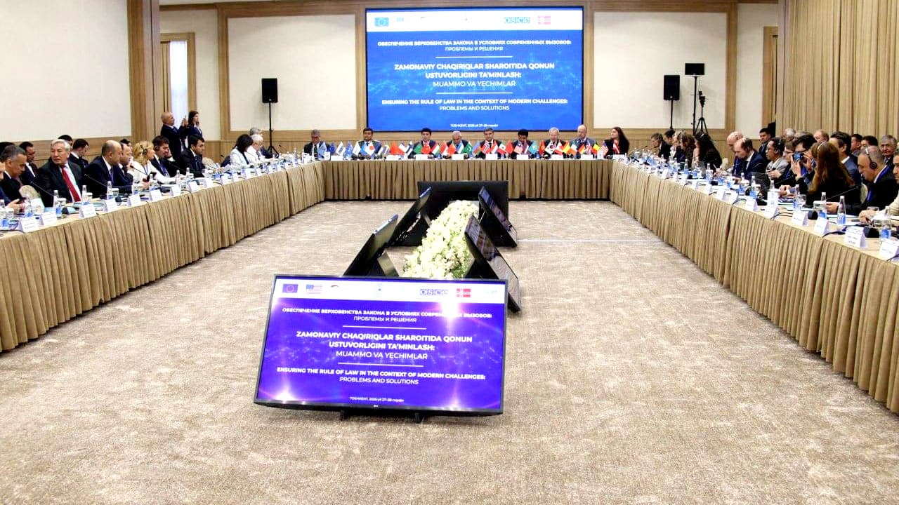 Современные вызовы и верховенство закона: в Академии проходит диалог глобальных экспертов