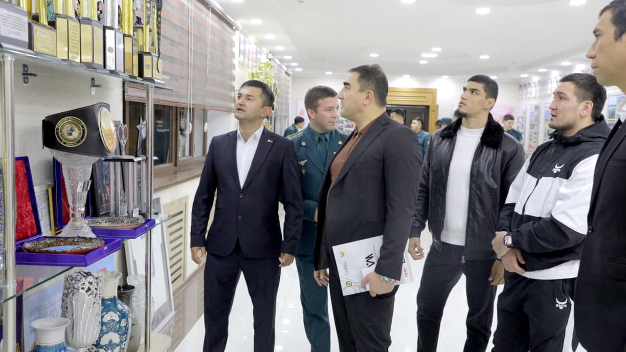 В Академии МВД состоялась встреча с участием представителей Ассоциации смешанных боевых искусств Узбекистана и известных спортсменов
