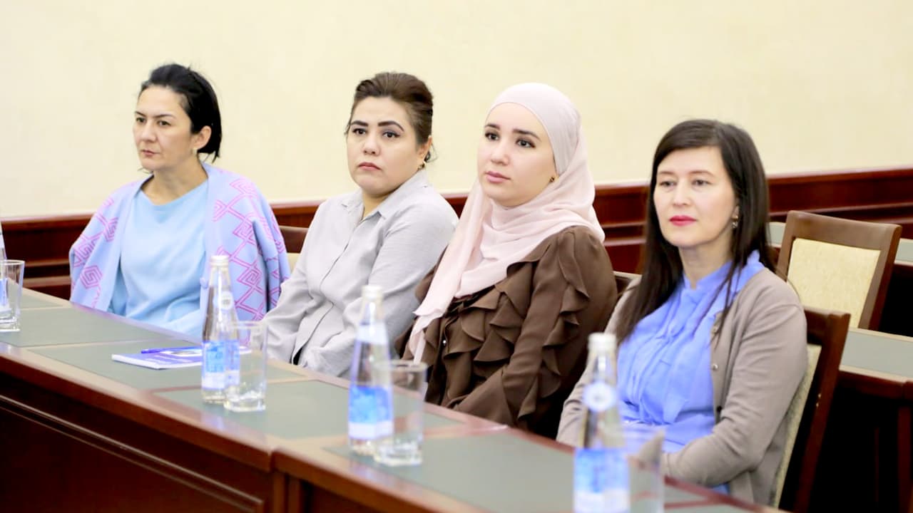 В рамках кампании "Объединимся для предупреждения насилия в отношении женщин" проведен учебный семинар для женщин, работающих в системе Центрального банка