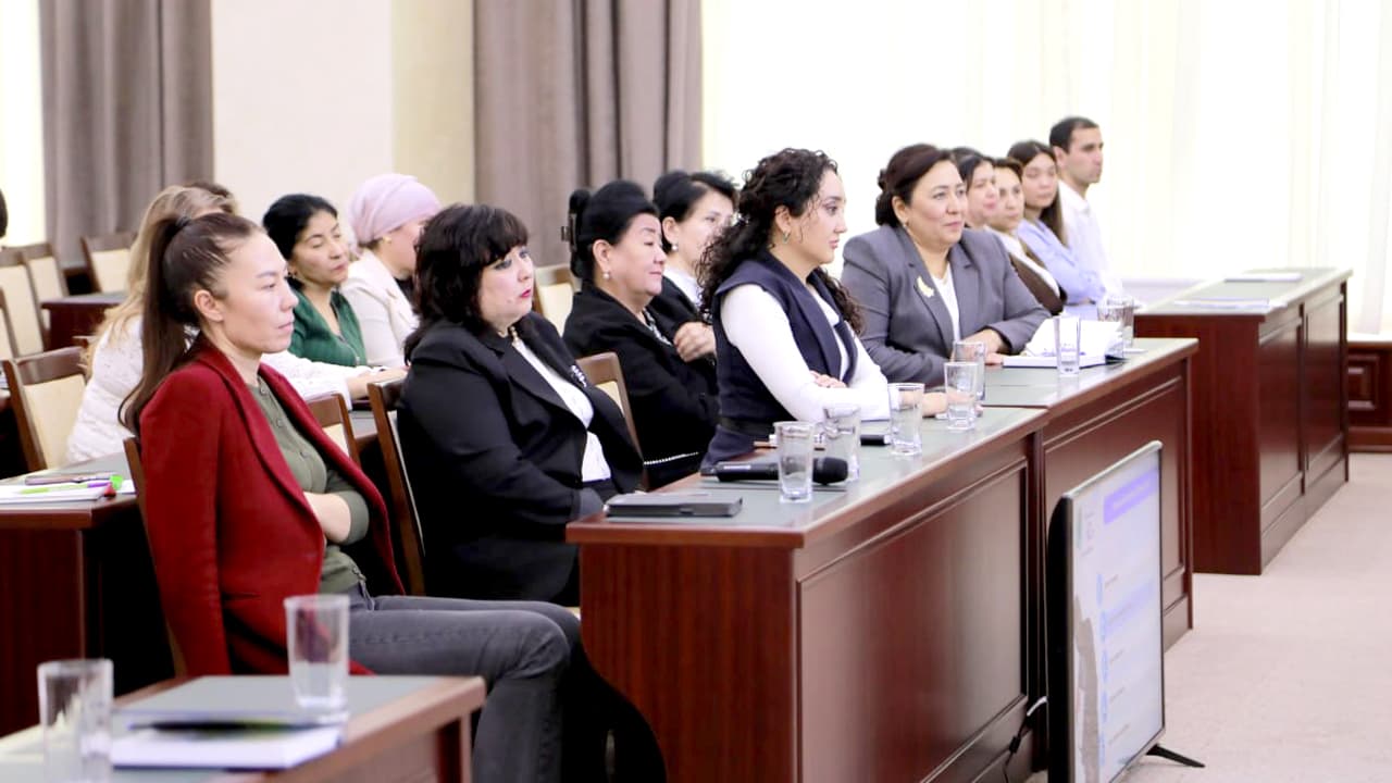 В рамках кампании "Объединимся для предупреждения насилия в отношении женщин" проведен учебный семинар для женщин, работающих в системе Центрального банка